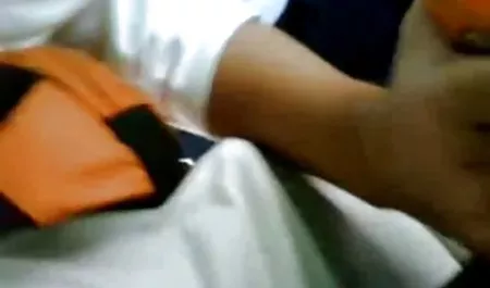 فریدا و کاری فیلم کامل سکی با هم بازی می کنند